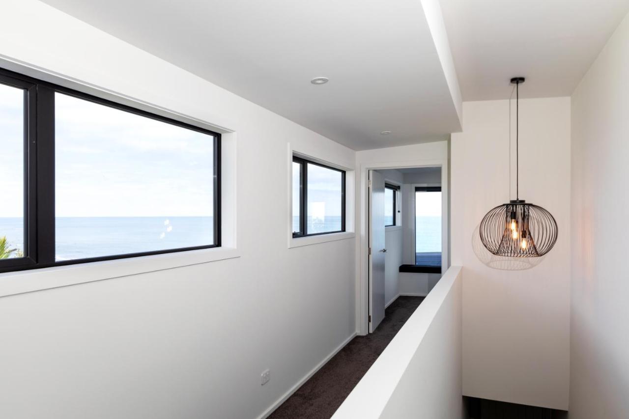 Oakura Beach Front Apartments Екстер'єр фото