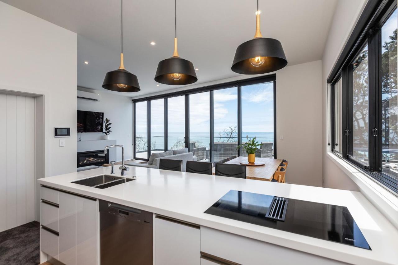 Oakura Beach Front Apartments Екстер'єр фото