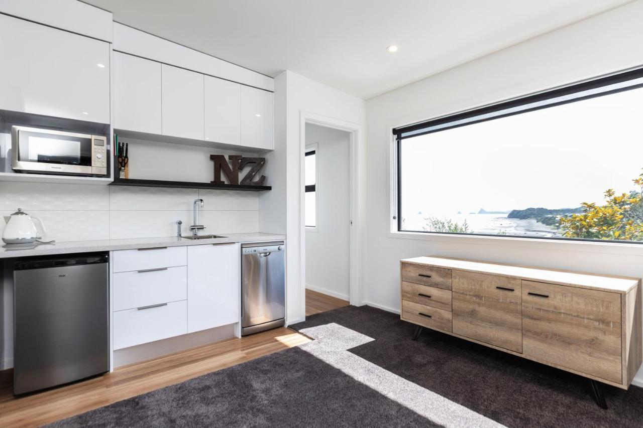 Oakura Beach Front Apartments Екстер'єр фото